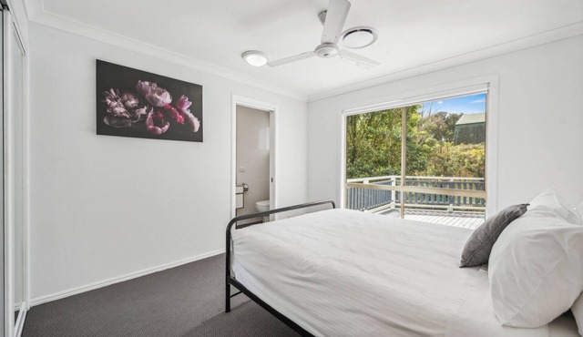 Mango Cottage 12 – Spacious 6-Bedroom Coastal Escape with Pool