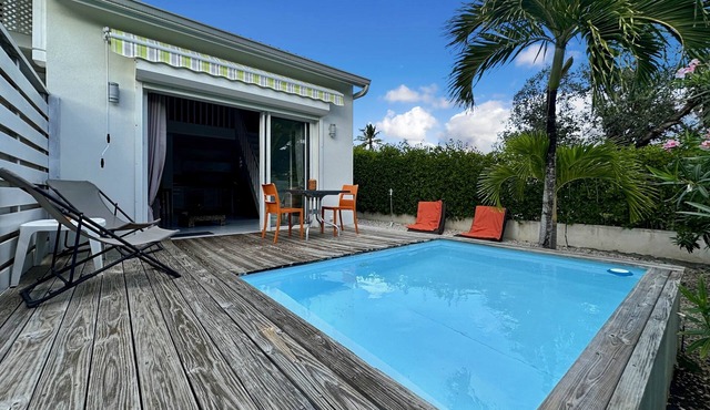 Mango Orange duplex with pool