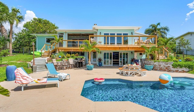Mango Shores: Trendy Riverfront House w/Game Room, Speakeasy & Pool!