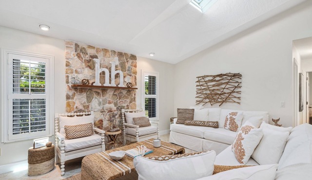 Mangrove Cove: Home With Private Beach Access