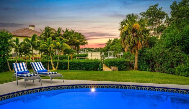 Mangrove Cove - Waterfront on the Lox! Heated Pool, Putt-Putt, Kayaks