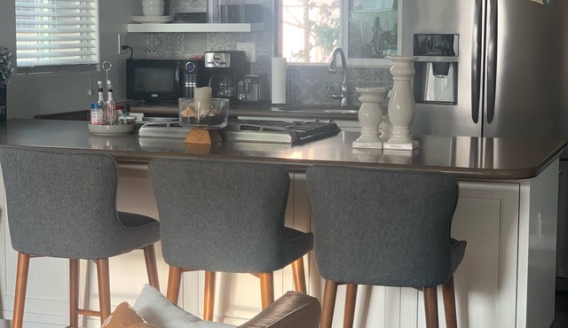 ☀️🏖️🏄🏻‍♂️👙🛼🏐Manhattan Bch adjacent to Hermosa Bch, 2 🚘 Garage, gated patio