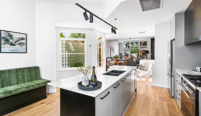 Manhattan Style 3 storey Luxury in St Peters