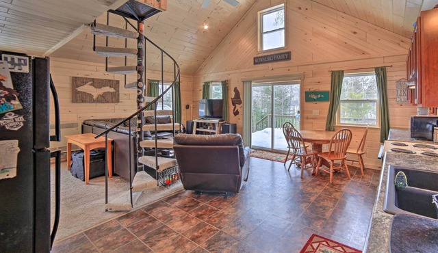 Manistique Cabin w/Grill - Near Thunder Lake