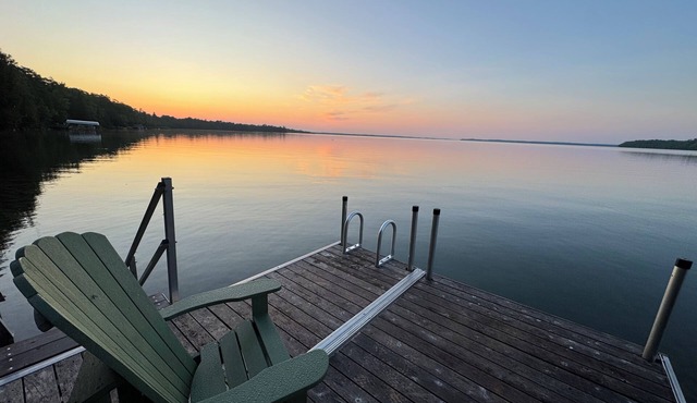 Manitoulin Island-Gorgeous Lakefront Cedar Cottage & Bunkie