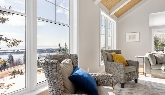 Manivole - Luxueux Chalet 4 Chambres à Coucher Avec Magnifique VUE SUR LE Fleuve