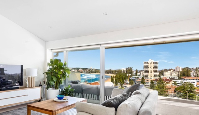 Manly Beach View Executive Apartment