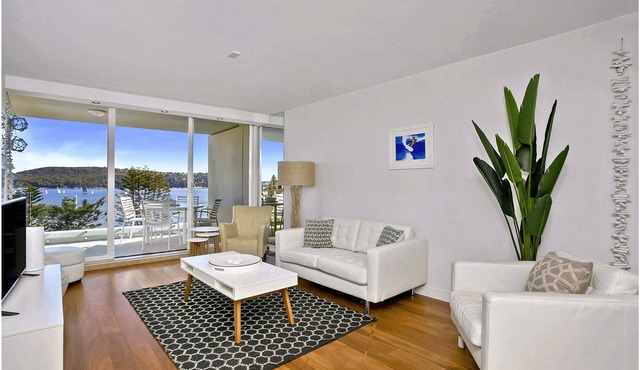 Manly- MAN29 East Esplanade - Renovated 2BR with Stunning Harbour Views Balcony Opposite Manly Ferry