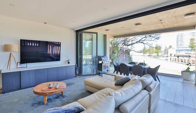 Manly Seabreeze Escape - Newly renovated!