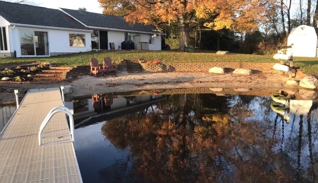 Mann Lake Cottage, Year Round, Pet friendly, sleeps 14, private relaxing, groups