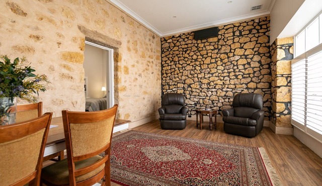 Mannum Riverside Retreat; Boutique Suites in Heart of Mannum near River