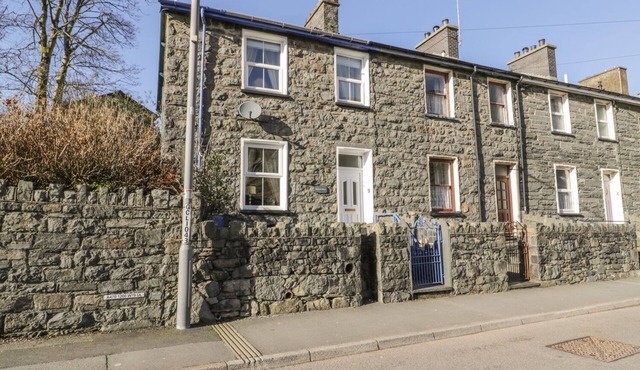 MANOD VIEW, pet friendly in Blaenau Ffestiniog
