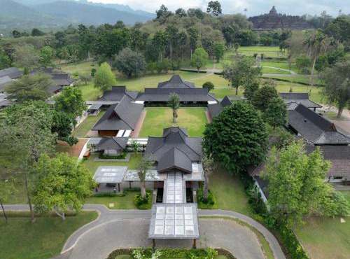 Manohara Borobudur Cultural Center