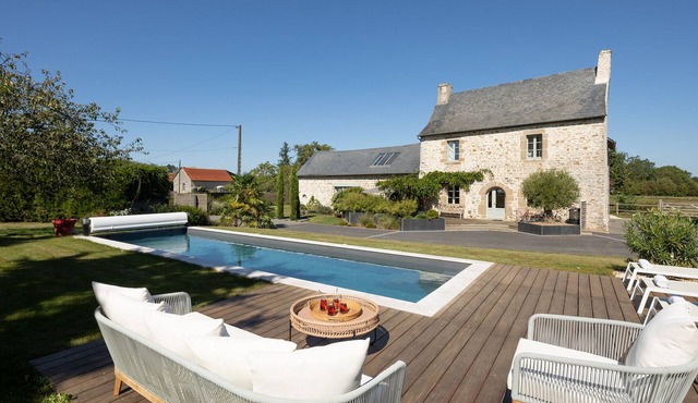Manoir de la Nogrie - La Grange : Chic & cosy house, swimming pool, jacuzzi