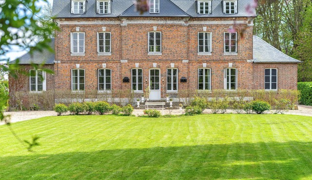 Manoir du Xviiième Siècle, Dans le Vexin Normand, à Proximité de Lyons-la-forêt