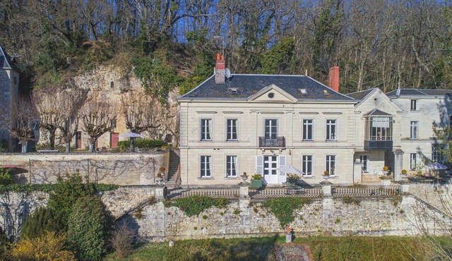 Manoir de la Salle du Roc - romantic suite 30 M2 Joséphine, Near Chenonceau