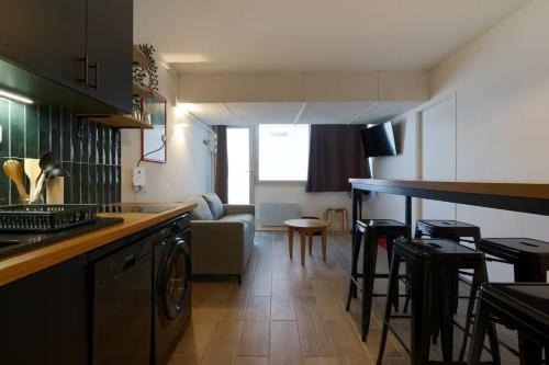 Manon, 2 ch, parking, Tram Croix d'argent au pied, Sleep-in-Montpellier