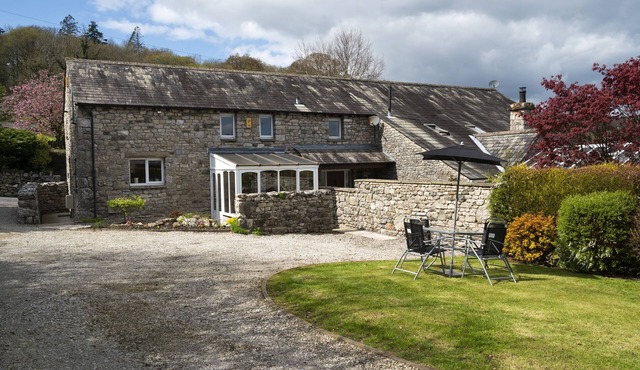 Manor Farm Barn Cottage - Close Lake District & Yorkshire Dales