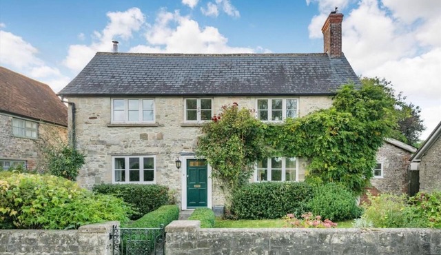 Manor Farm House sleeps 5 guests in 3 bedrooms