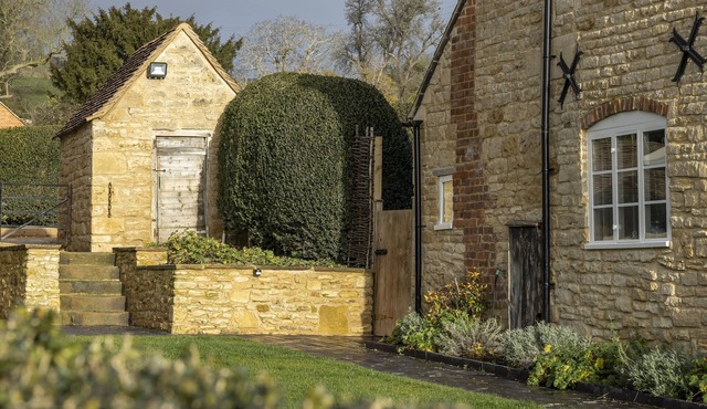 Manor Farm is perfectly positioned for exploring the The Cotswolds