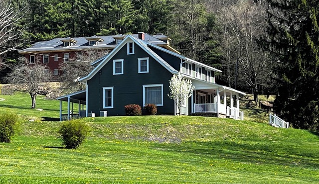 Manor House - a welcoming 5-bedroom getaway on 110 acres in Roaring Branch