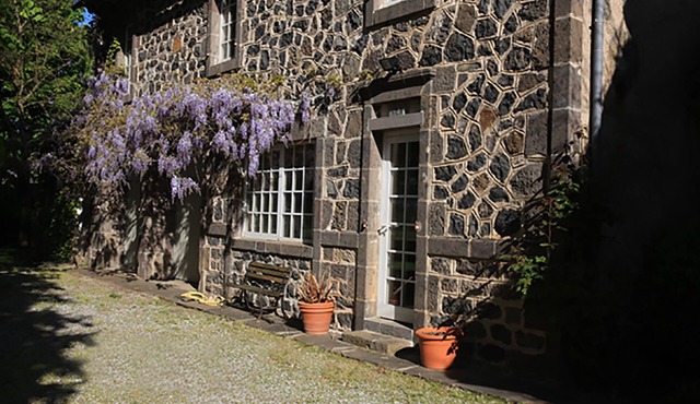 Manor House cottage (4 star registered) on the edge of a small friendly village