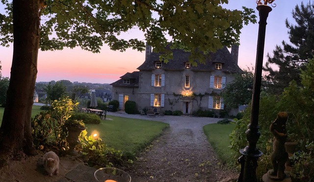 MANOR in DEAUVILLE with swimming pool in the heart of 2 hectares of apple orchard