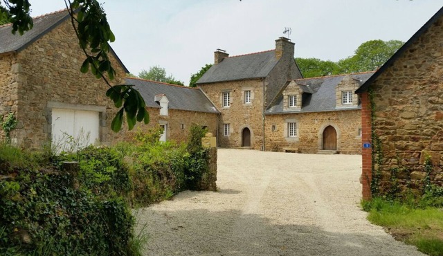 Manor KerLuz for 8 to 12 people.