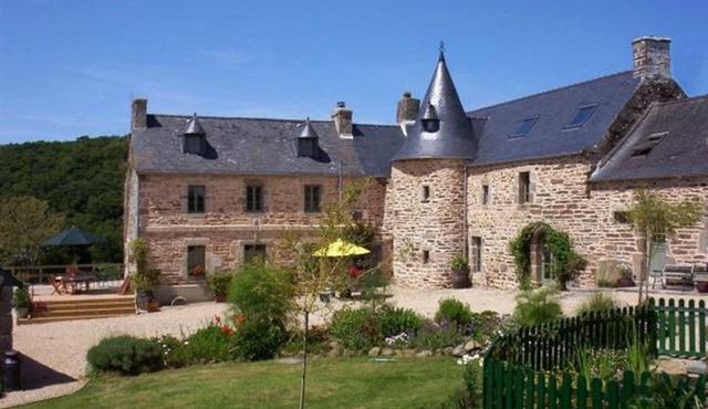 Manor Kervingant - 4 * furnished house (8-14 p)