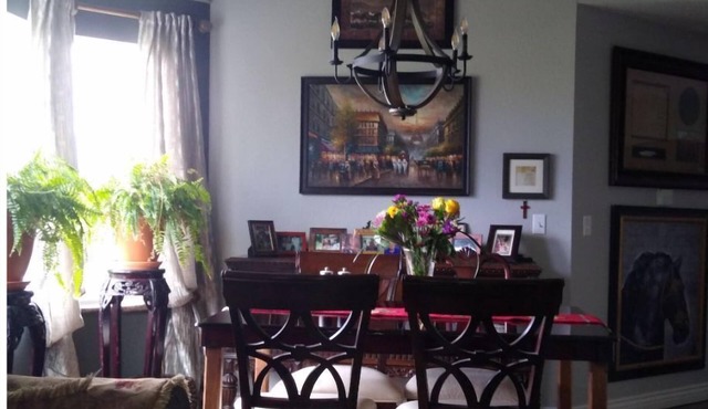 Manor North of Denver easy access to Rafting, Trails, Dog Park, Dining, Downtown