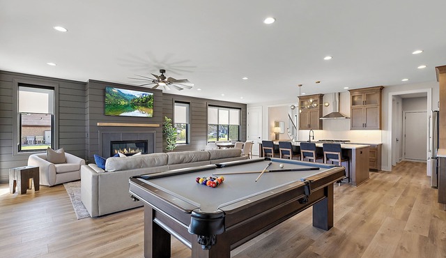 Manse Island: Luxury & Leisure Await – Stay Cozy in Hot Tub on the Clinton River