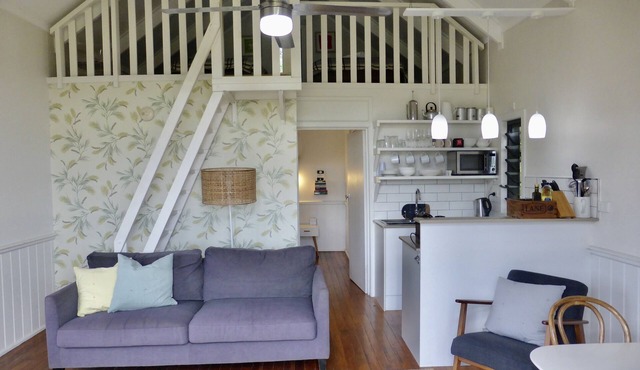 Mansfield on the Manning Grevillea Cabin 2-beautiful riverfront cabin