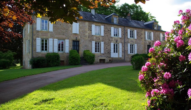 mansion - 10 rooms - 15/16 persons