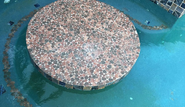 Mansion 1stFloor; swimming pool, NO FEES; wet bar. Lux area. Better than rent.