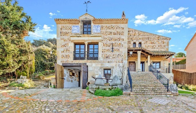 Mansion 35min Madrid|Cinema| Pool|BBQ| Car Charger