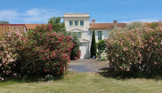 Mansion and park 3km from the beach of Ste Marie la mer (66)