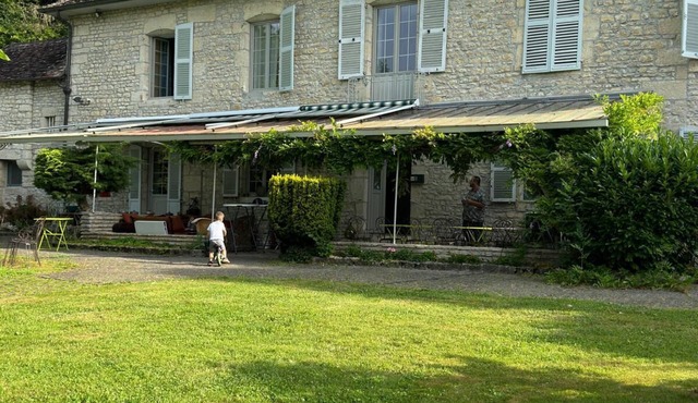 Mansion, fully renovated on private estate with spa