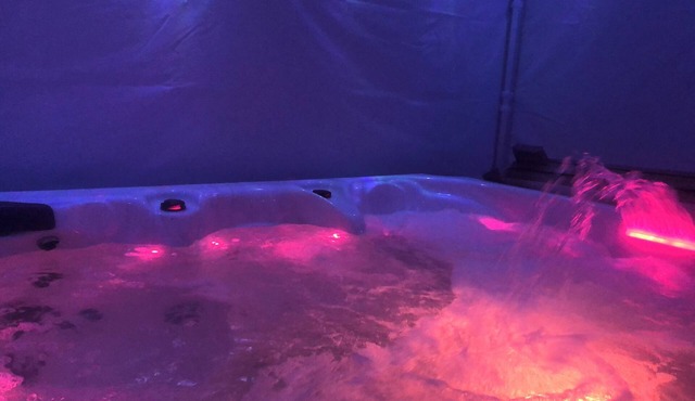 Mansion, fully renovated on private estate with spa