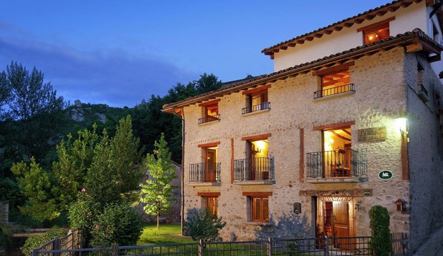Mansion in Torrecilla with Mountain Views