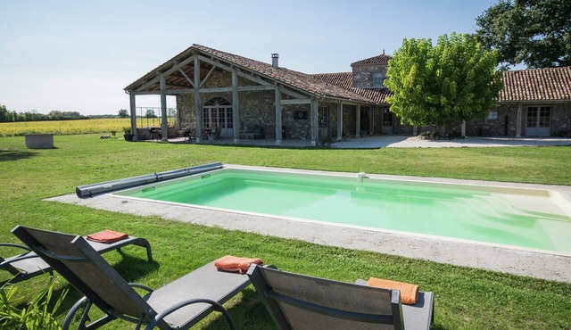 Mansion in Fargues with Pool and Garden