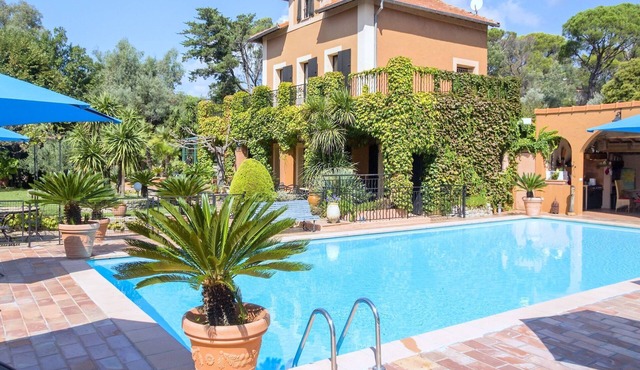 Mansion in Fréjus with Private Pool