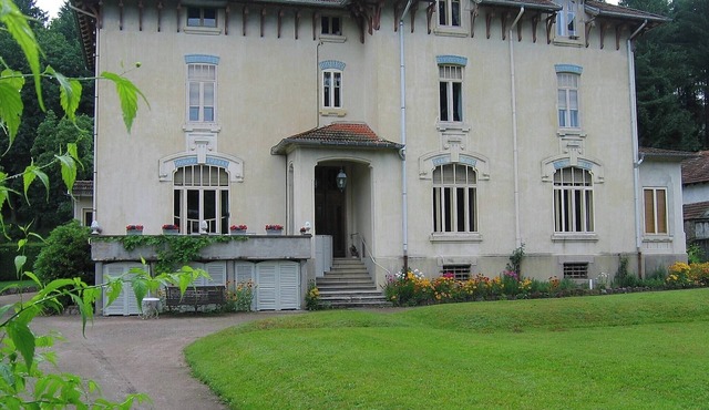 Mansion in Vecoux with Pool and Garden