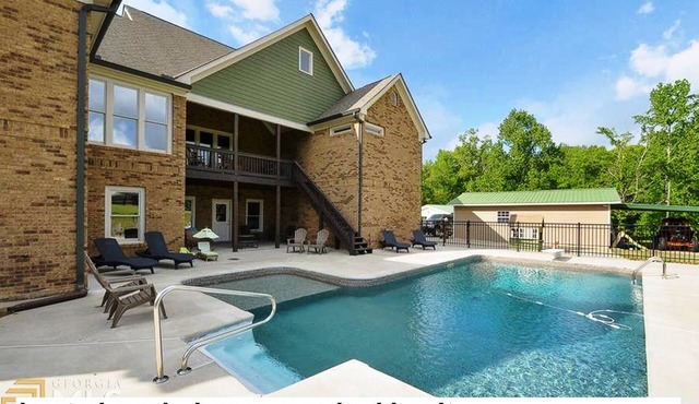 MANSION-PRIVATE POOL5br, 4ba, 13 beds. 2 Full Kitchens, Outdoor dining