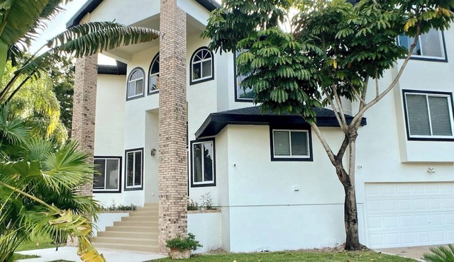 Mansion W/Pool, Canal and Luxury Amenities!