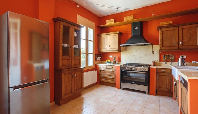 Mansion with large private pool and dirct access to famous Canal du midi