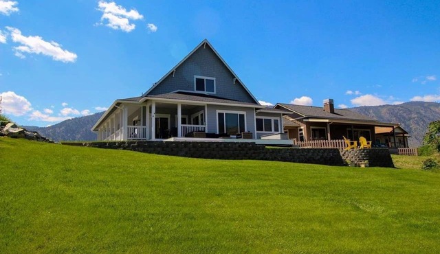 Manson Lakefront Home near Lake Chelan w/Dock