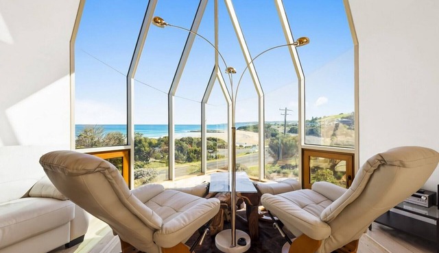 Manta Ray One - Skenes Creek