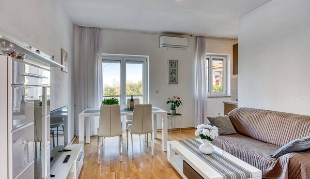 Manuela/Two-Bedroom Apartment with Terrace
