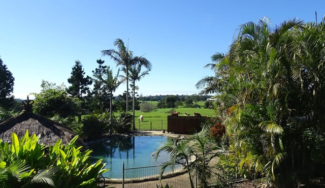 Manuka Getaway with Log Fire & Gourmet Breakfast