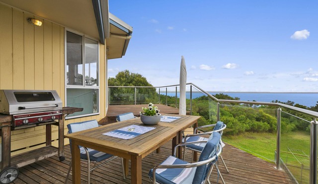 Manuka Lodge Ventnor with fantastic views & great for families